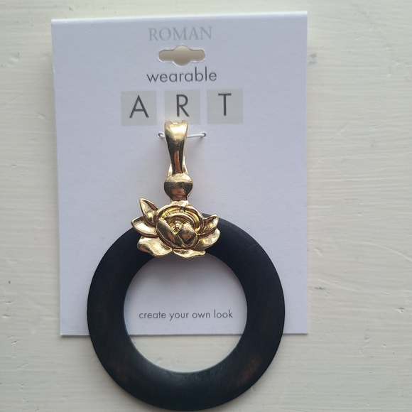 Pendant gold rose on wooden ring - Picture 1 of 1